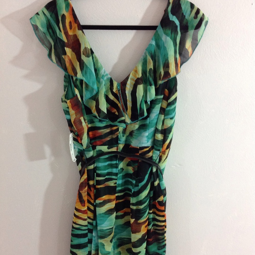 Dress - Picture 4 of 7